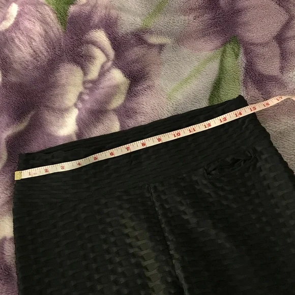 SHEIN Solid Textured Sports Leggings with Phone Pocket - Picture 14 of 16